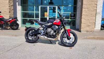 2025 Triumph NEW TRIDENT 660 Diablo Red/Sapphire Black