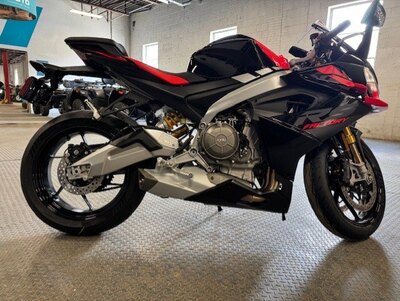 2026 Aprilia RS 660 FACTORY - DARK BANSHEE