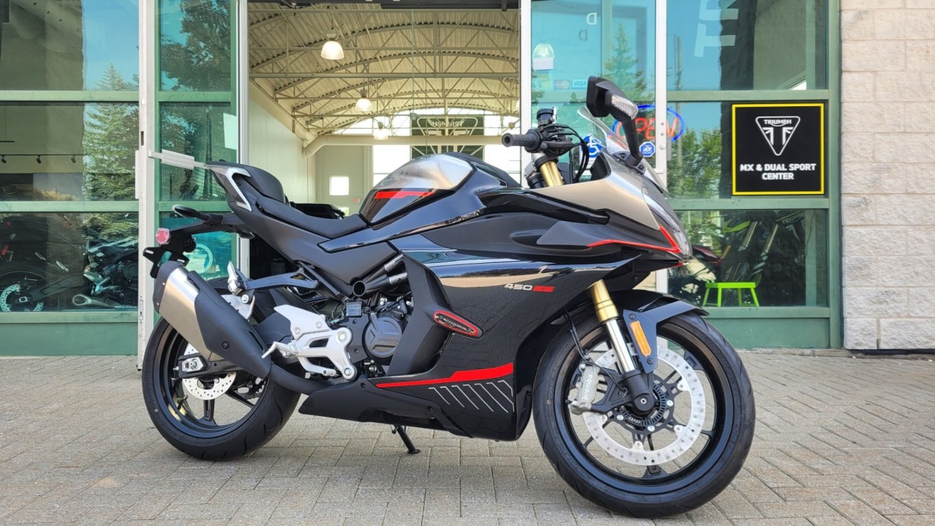 2025 CFMOTO 450SS Zircon Black