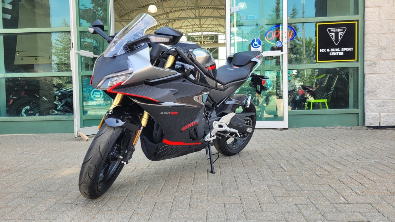 2025 CFMOTO 450SS Zircon Black