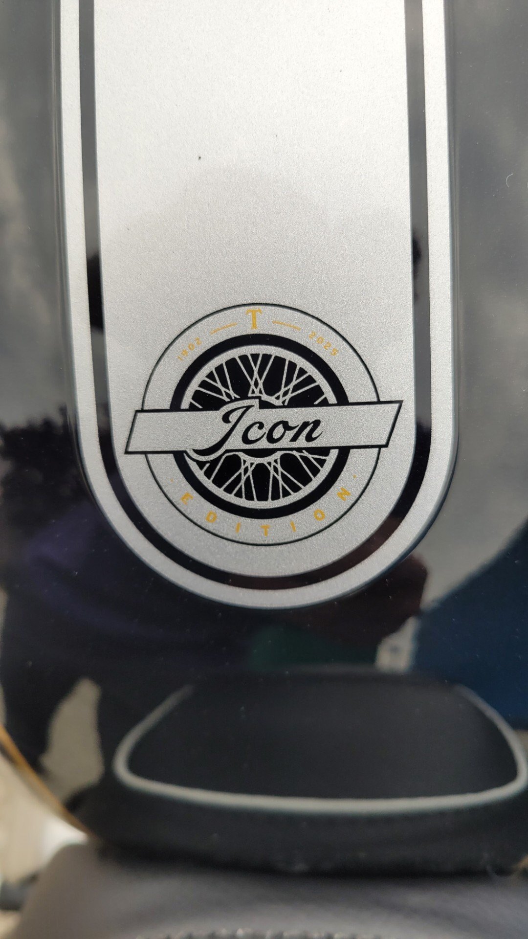 2025 TRIUMPH BONNEVILLE T120 ICON EDITION