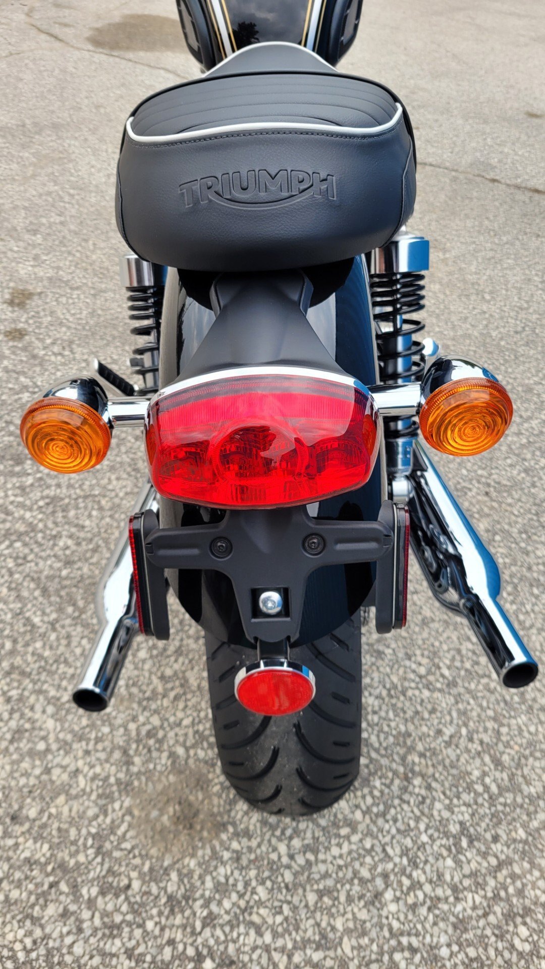 2025 TRIUMPH BONNEVILLE T120 ICON EDITION