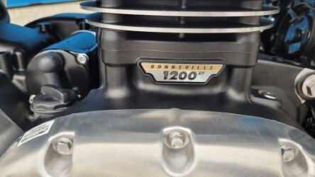 2025 TRIUMPH BONNEVILLE T120 ICON EDITION