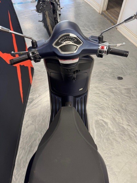 2025 Vespa Primavera 50 Blu Energico Glossy