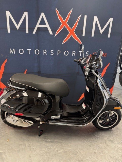 2025 Vespa GTS 310 Super Nero Convinto
