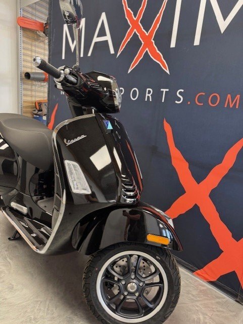 2025 Vespa GTS 310 Super Nero Convinto