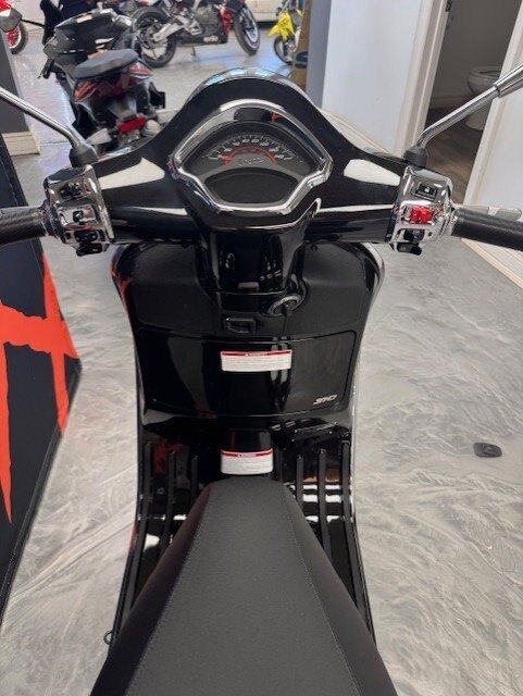 2025 Vespa GTS 310 Super Nero Convinto