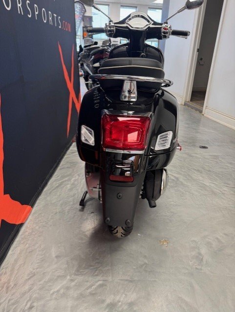 2025 Vespa GTS 310 Super Nero Convinto