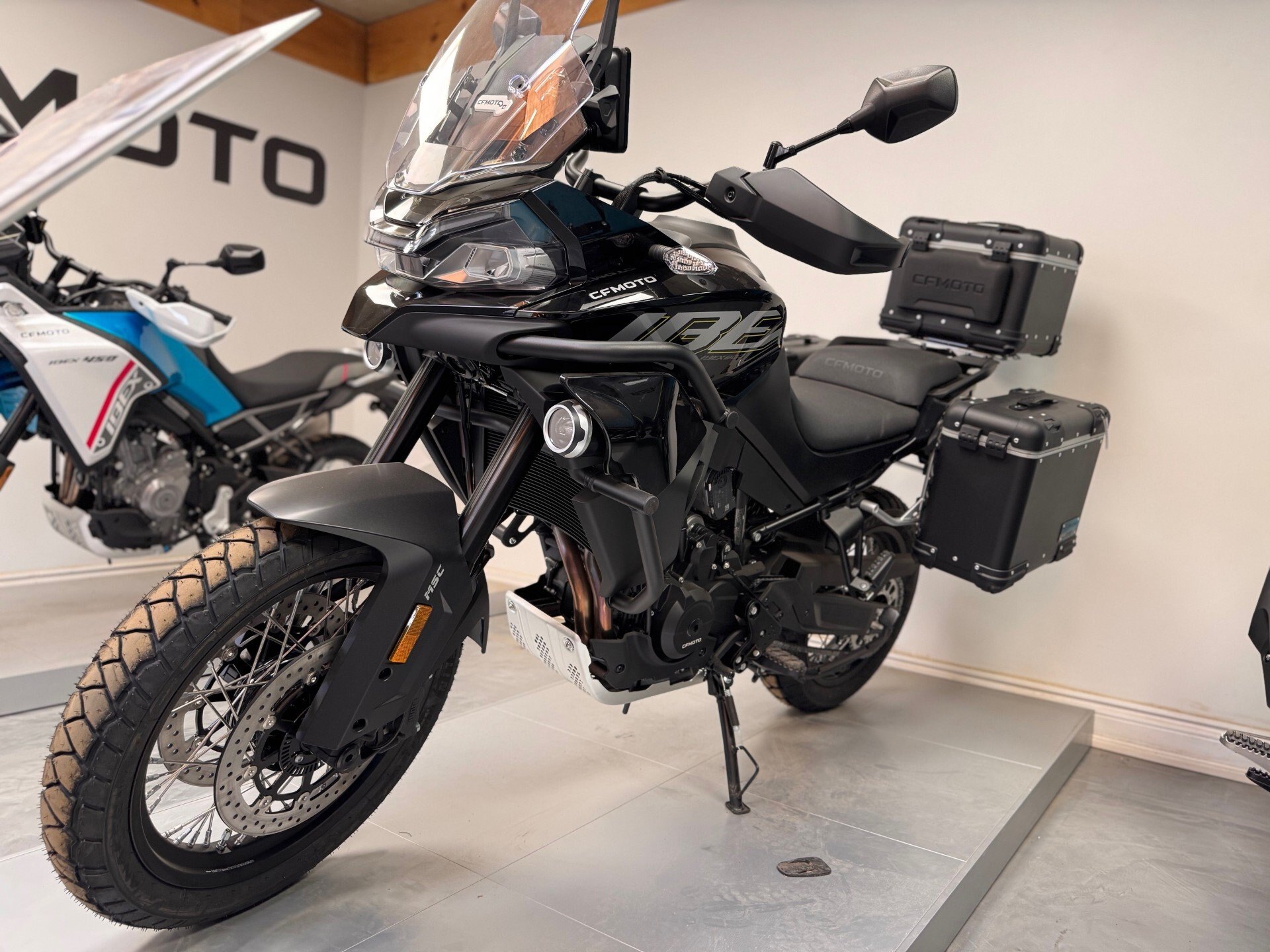 2026 KTM 990 Duke R