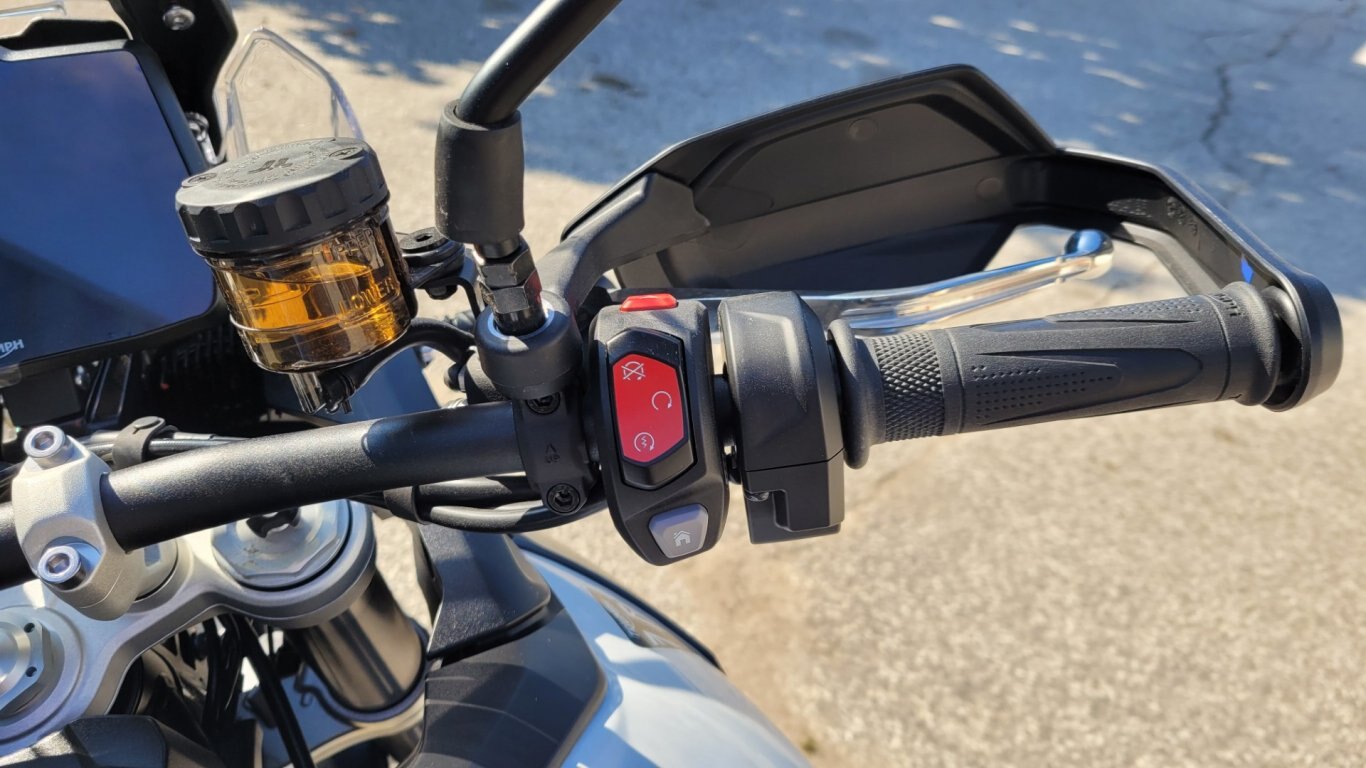 2025 Triumph Tiger 900 GT PRO Snowdonia White / Sapphire Black