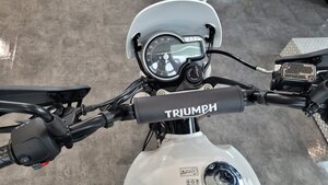2026 Triumph SCRAMBLER 400 XC Vanilla White