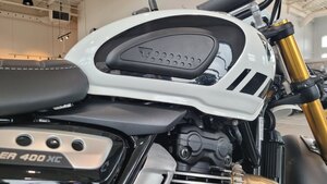 2026 Triumph SCRAMBLER 400 XC Vanilla White