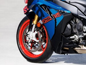 2026 Aprilia RSV4 1100 Poison Yellow