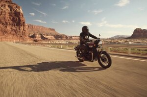 2026 Triumph Bonneville T100 Jet black / Diablo red