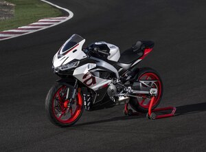 2026 Aprilia Tuono 457