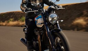 2026 Triumph Speed Twin 900 Phantom Black / Aurum Gold