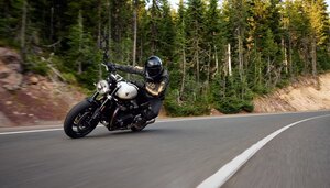 2026 Triumph Speed Twin 1200 Aluminum Silver