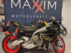 2026 Aprilia RS 660 Venom Yellow