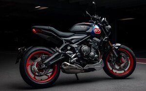 2026 Triumph Trident 660 TRIPLE TRIBUTE EDITION Sapphire Black