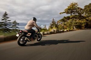 2026 Triumph Tracker 400 Aluminium silver