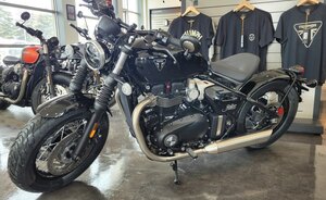2026 Triumph Bonneville Bobber Jet black