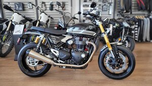 2026 Triumph Speed Twin 1200 RS Sapphire Black