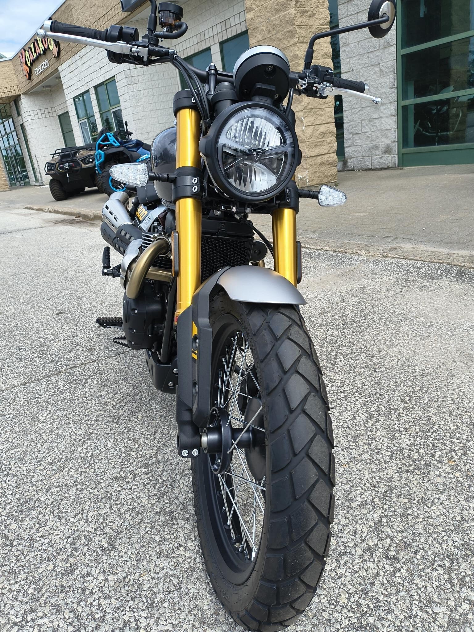 2026 Triumph Scrambler 900 Mineral grey