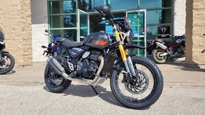 2026 TRIUMPH SCRAMBLER 400 XC STONE GREY