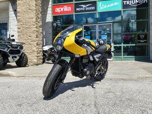 2026 Triumph Thruxton 400 Metallic racing yellow / Aluminium silver