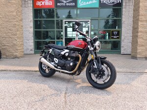 2026 Triumph Speed Twin 1200 Carnival Red / Sapphire Black