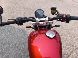 2026 Triumph Speed Twin 1200 Carnival Red / Sapphire Black
