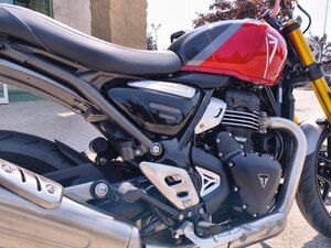 2026 Triumph Speed 400 Lava Red Gloss / Storm Grey