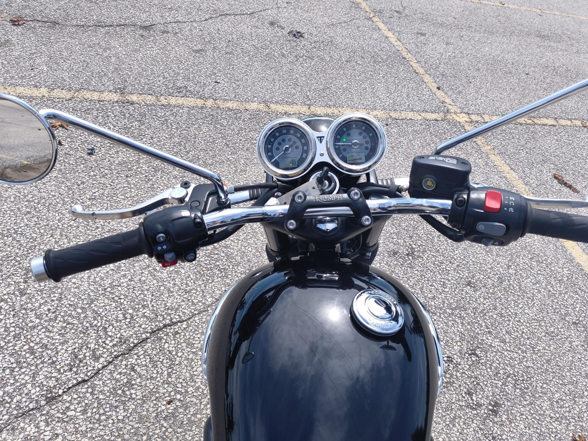 2024 TRIUMPH Bonneville T120