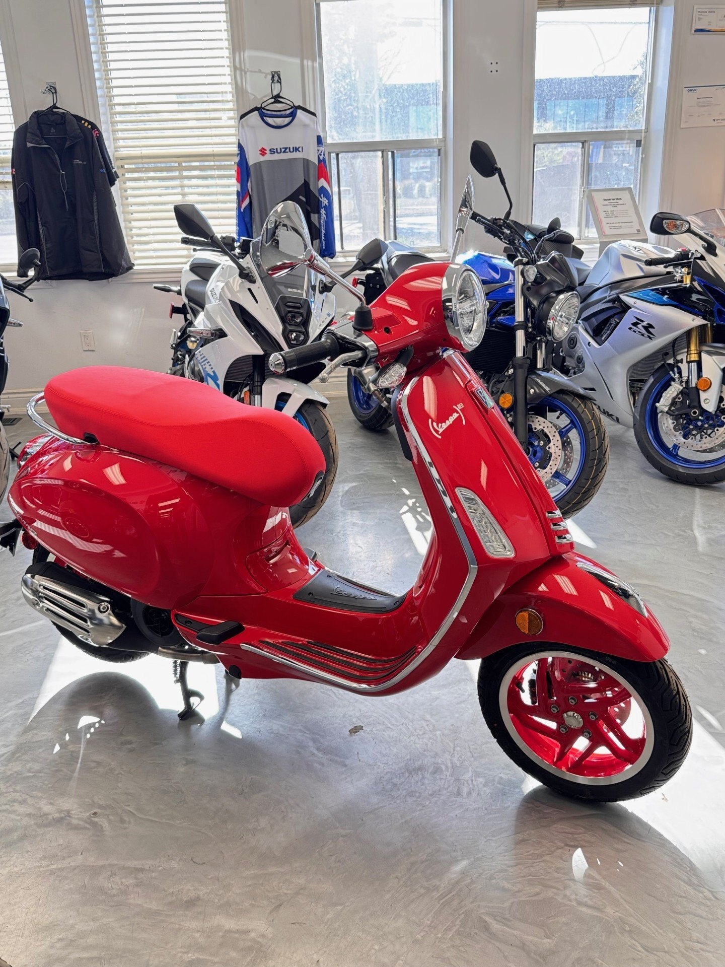 2027 Vespa Primavera 150 RED
