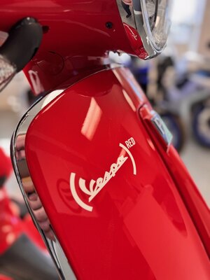 2027 Vespa Primavera 150 RED
