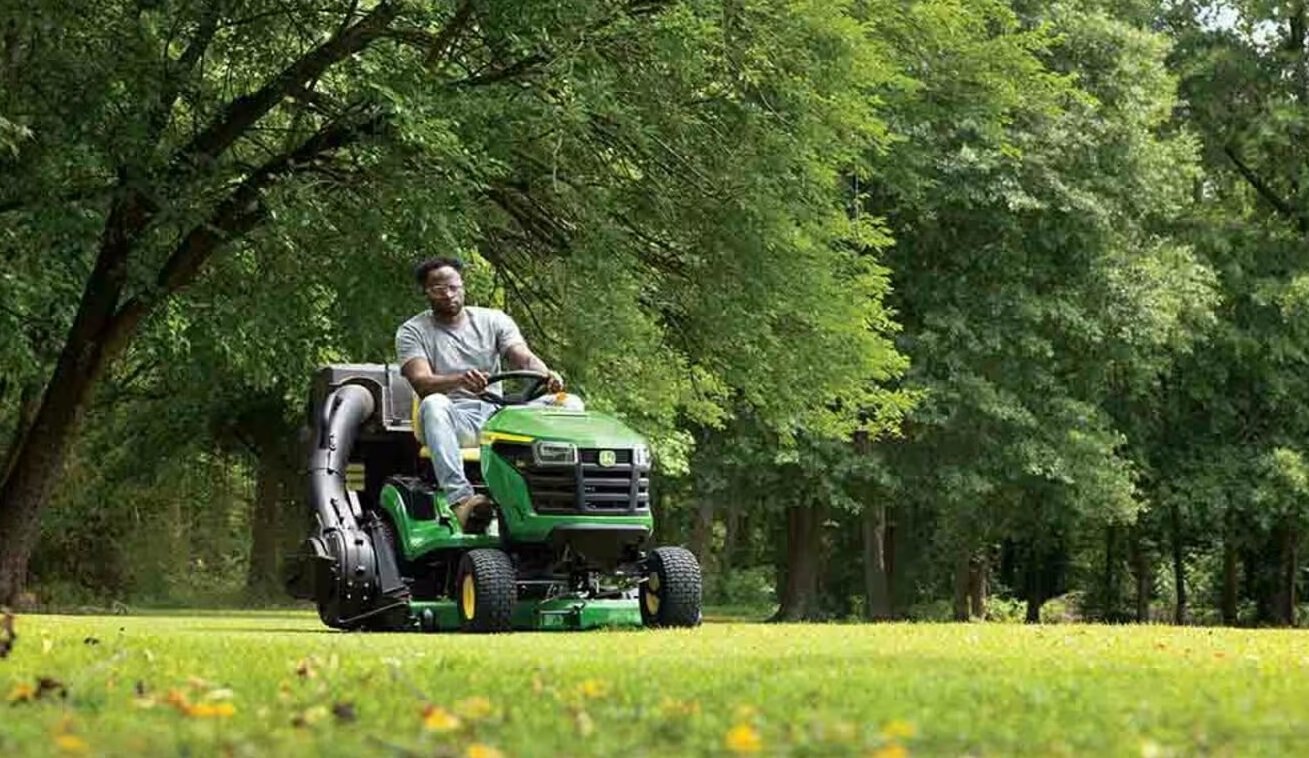 John Deere 200 series S220 48in