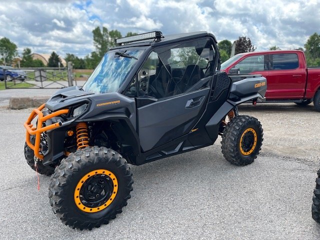 2025 Commander XTP 1000R
