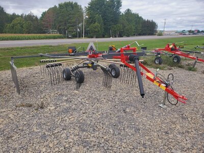 Massey Ferguson RK 451 TR Single Windrow Rotary Rake