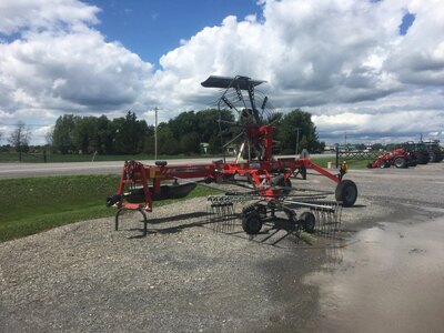 Massey Ferguson RK 662 SD-TRC Single or Double Windrow Rotary Rake