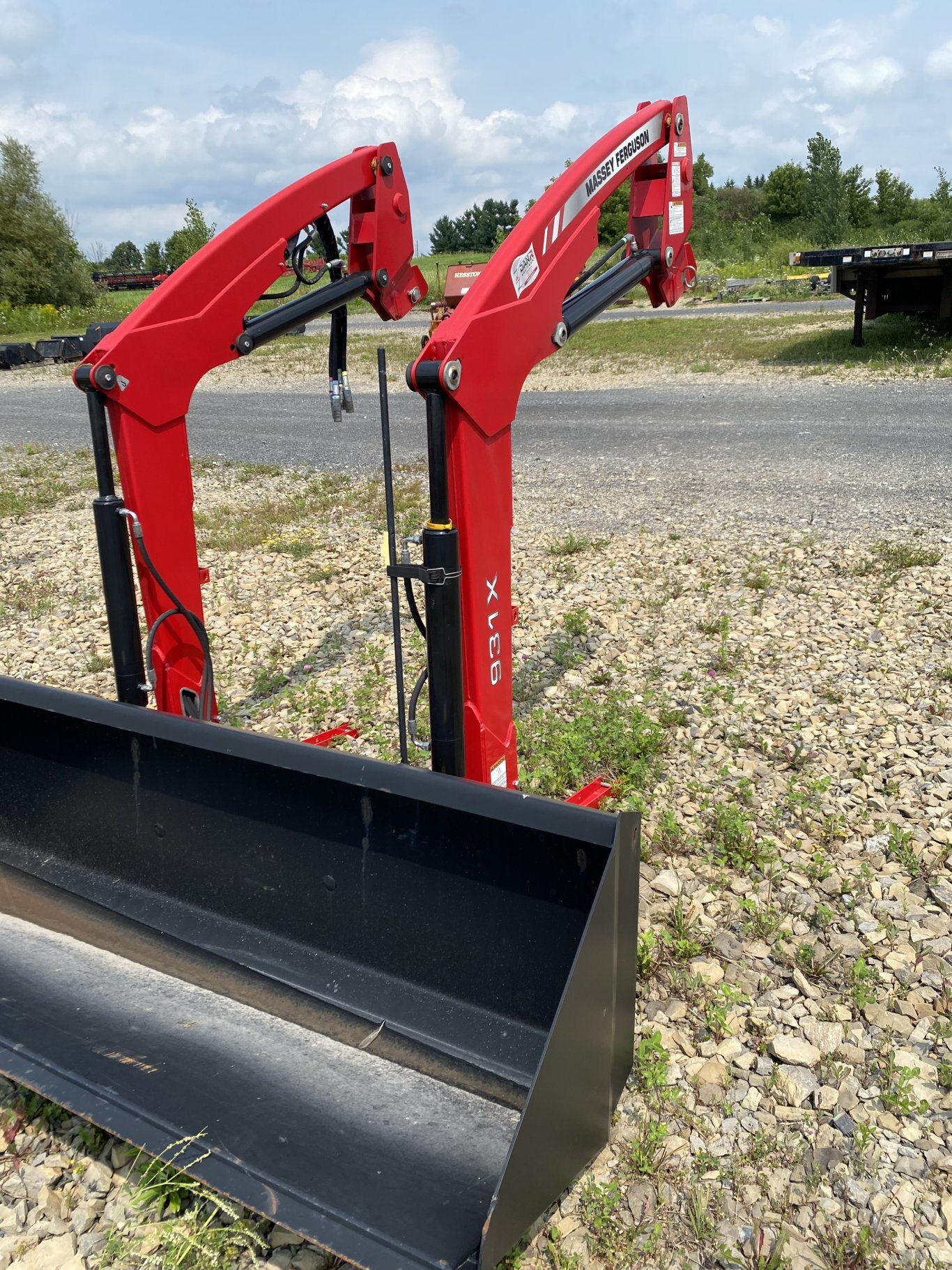 New Massey Ferguson 931X loader