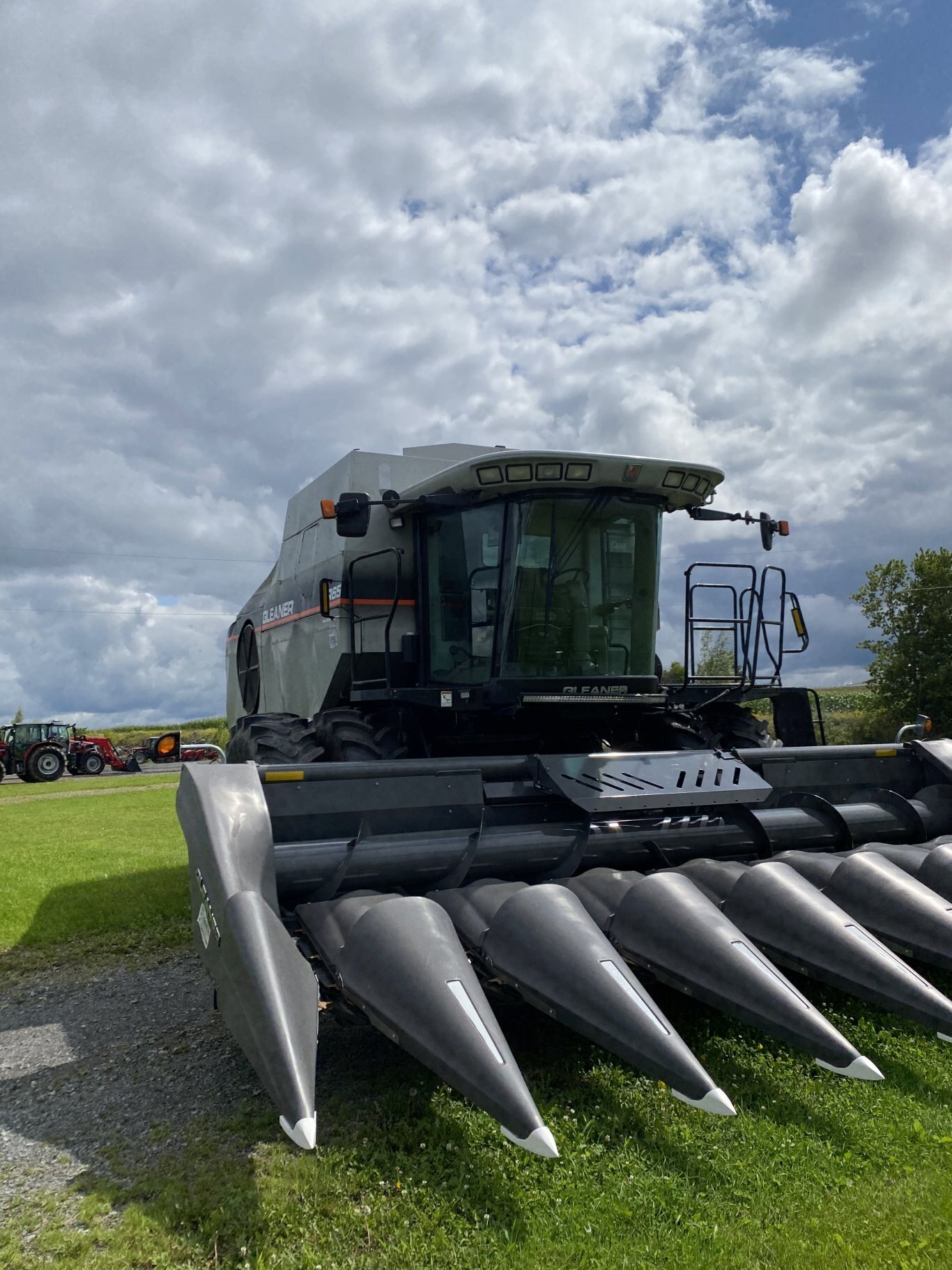 2006 Gleaner R65