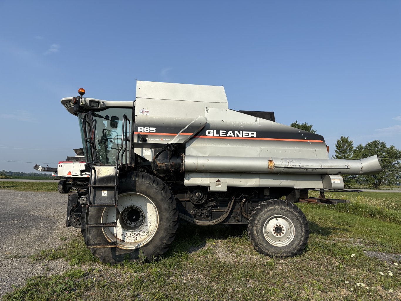 2006 Gleaner R65