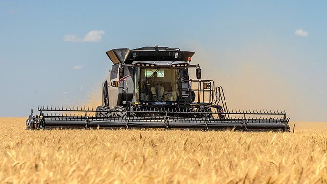 Gleaner S96 Super Combines