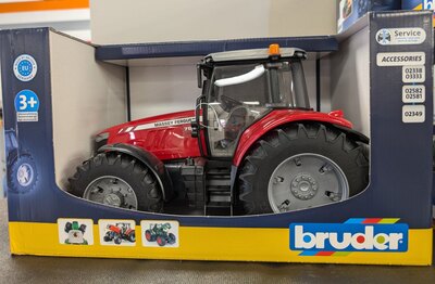 Massey Ferguson 7624 Tractor Toy 1:16 3+