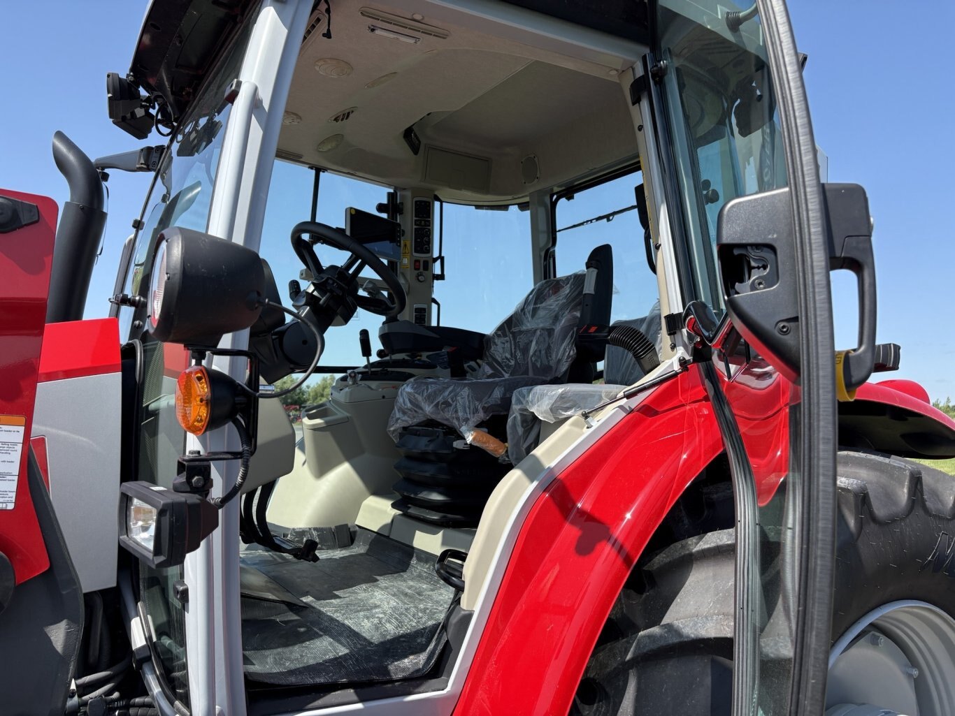 Massey Ferguson 5S.115