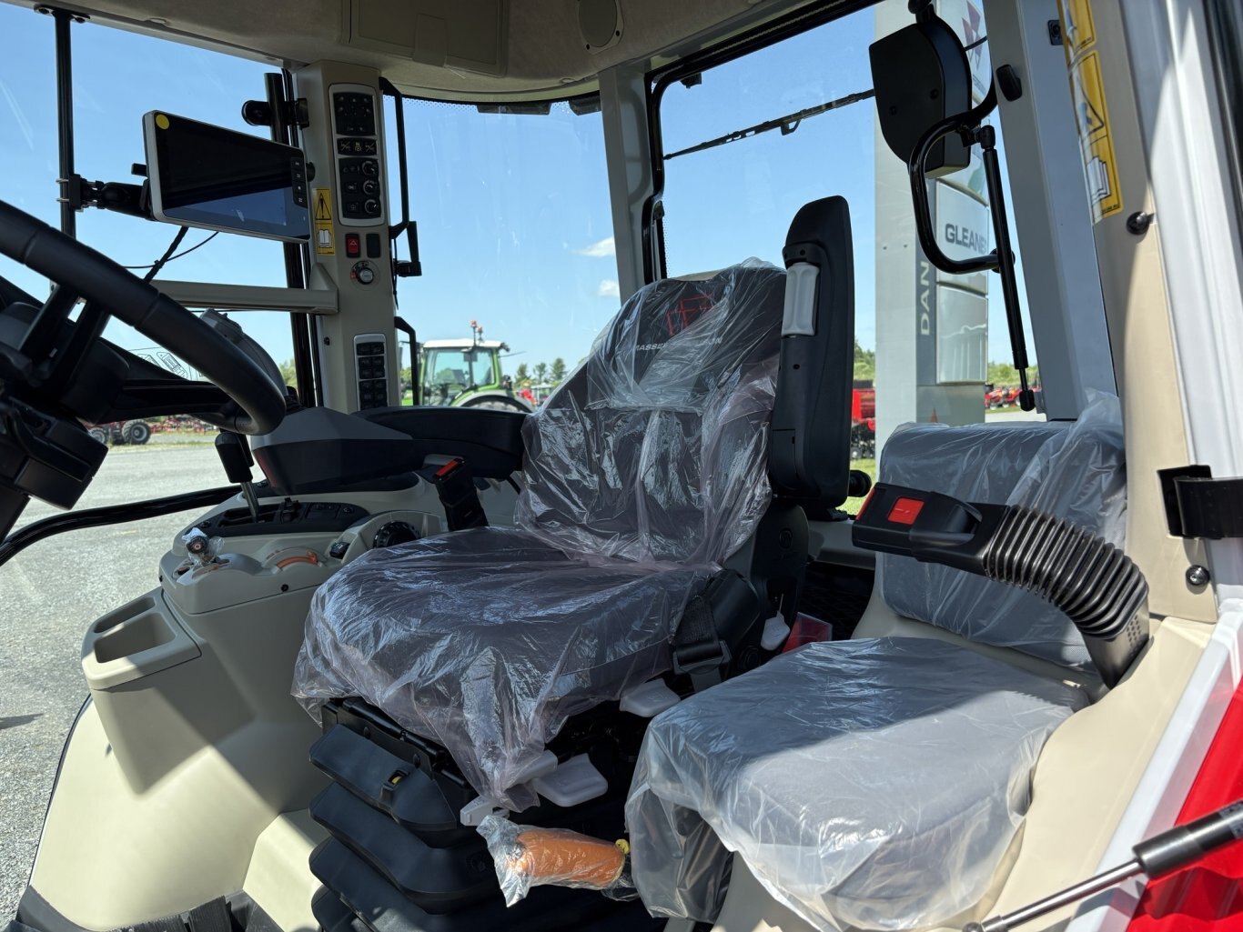 Massey Ferguson 5S.115