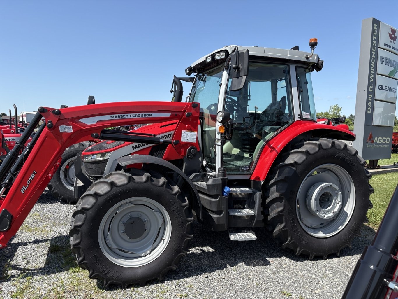 Massey Ferguson 5S.115