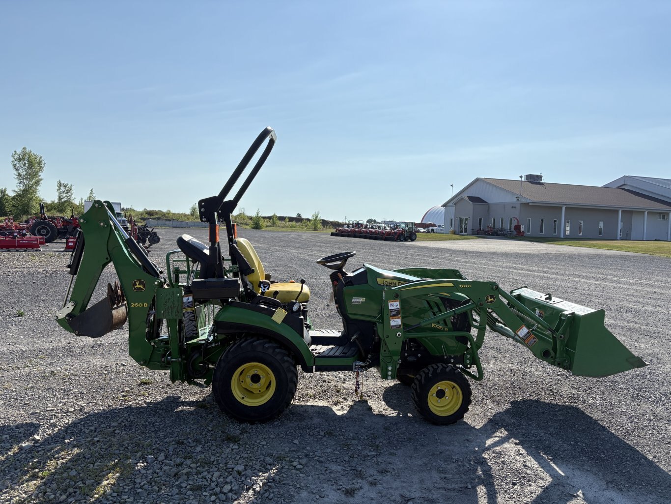 JOHN DEERE 1025R TLB
