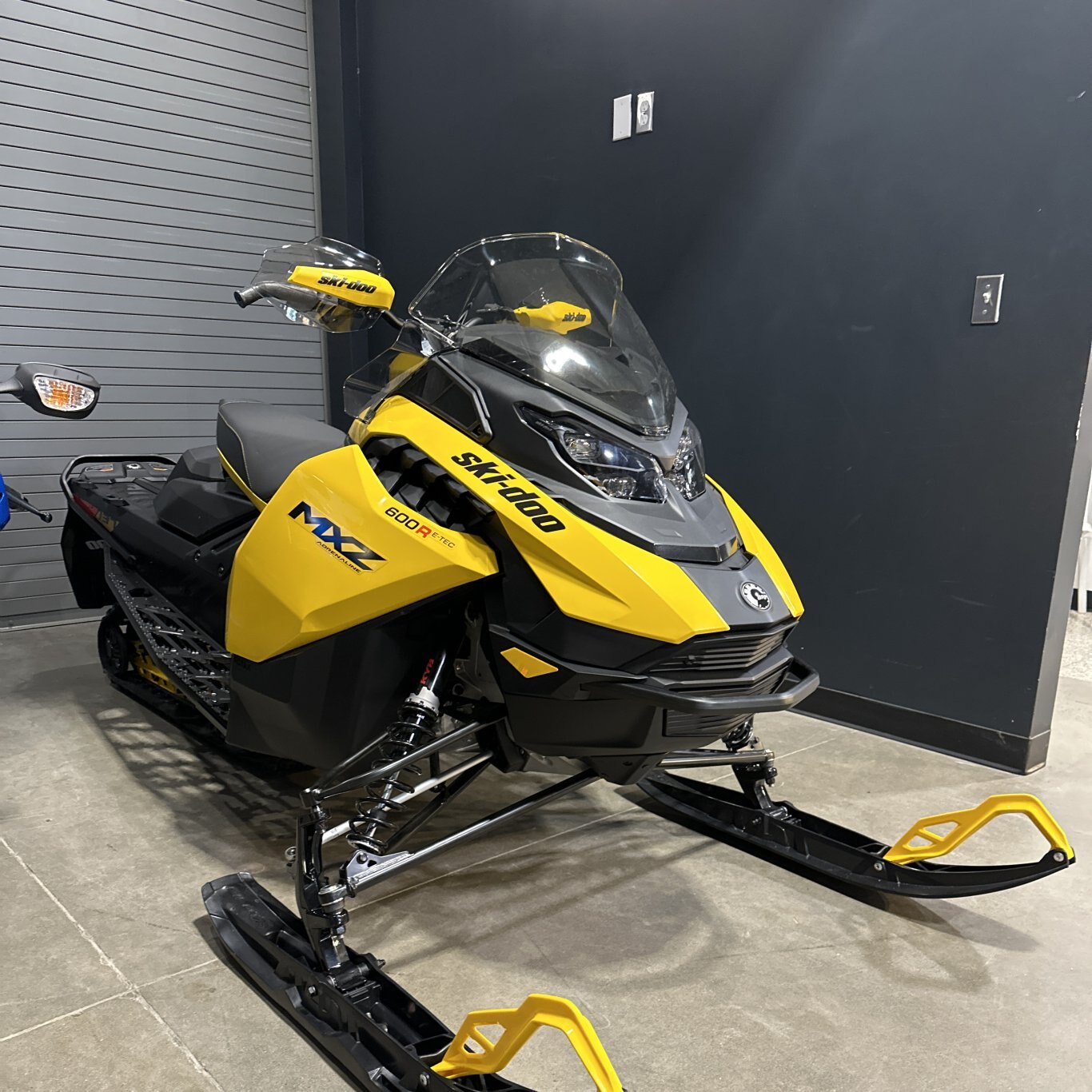 2024 Ski-Doo MXZ Adrenaline Rotax® 600R E-TEC® Black