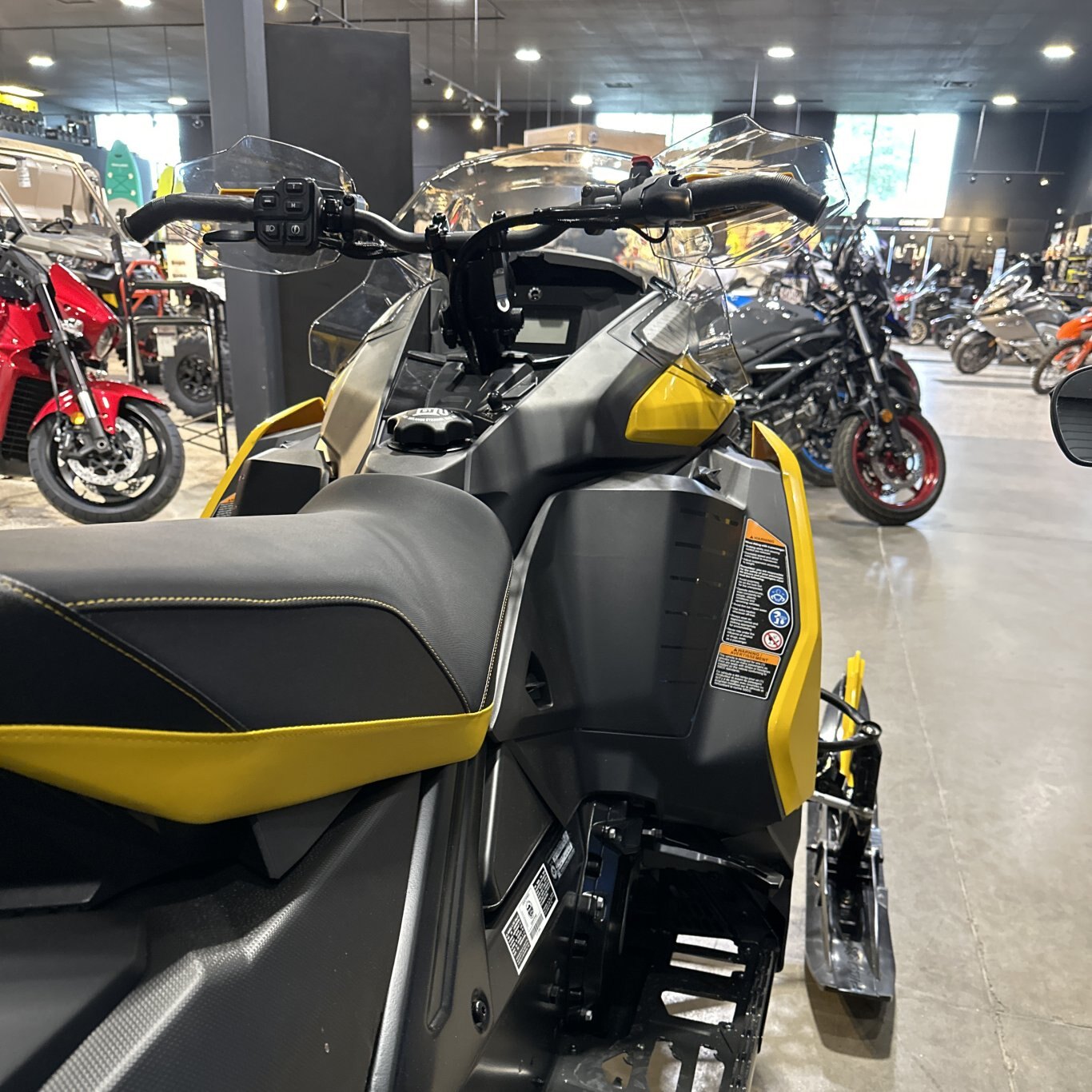 2024 Ski Doo MXZ Adrenaline Rotax® 600R E TEC® Black